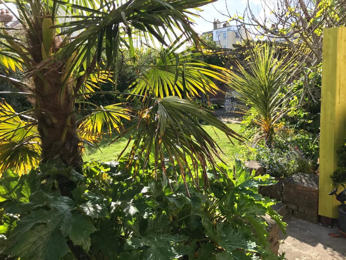 Pretty Victorian Garden Flat Radipole Exterior foto
